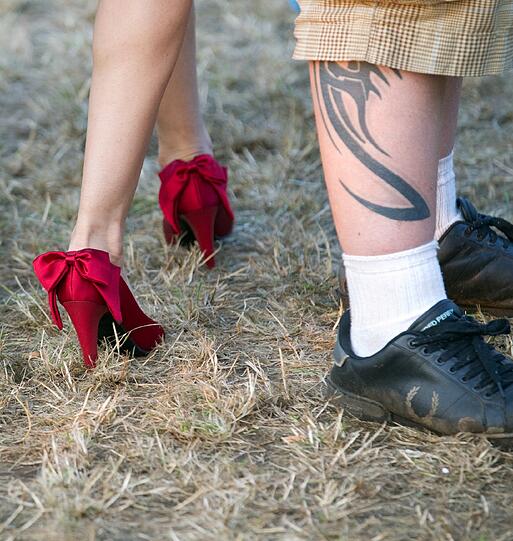 Wet T-Shirts, wilde Rocker, schräge Outfits: So verrückt war das Wacken-Festival 2011. wir zeigen die besten Bilder. EInfach weiterklicken!
