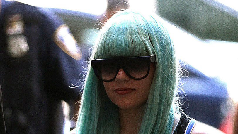 Amanda Bynes auf dem Weg ins Strafgericht von New York City im Juli 2013 Amanda Bynes auf dem Weg ins Strafgericht von New York City im Juli 2013