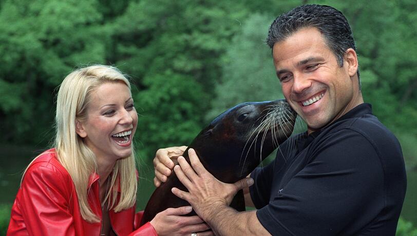Karina Kraushaar mit Holger Speck bei Dreharbeiten zu der ZDF-Serie "Hallo Robbie" Karina Kraushaar mit Holger Speck bei Dreharbeiten zu der ZDF-Serie "Hallo Robbie"