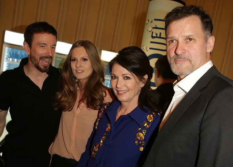Oliver Berben (l-r), Katrin Kraus, Iris Berben und Heiko Kiesow am 08.02.2014 beim Empfang des Medienboards Berlin-Brandenburg.