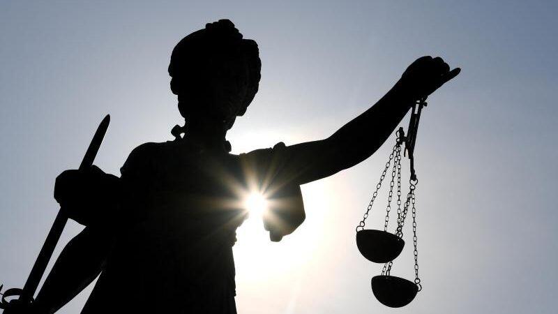 Justitia.