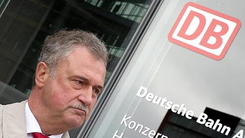 GDL-Chef Claus Weselsky bei der Protest-Kundgebung der Lokführer-Gewerkschaft vor dem Bahn-Tower am Potsdamer Platz in Berlin.
