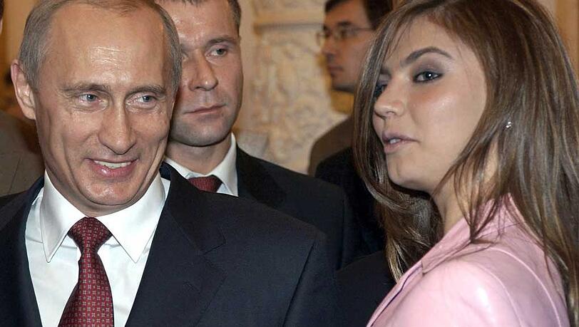 Alina Kabajewa un d Wladimir Putin: Das Paar soll sein erstes gemeinsames Kind bekommen haben. Alina Kabajewa un d Wladimir Putin: Das Paar soll sein erstes gemeinsames Kind bekommen haben.