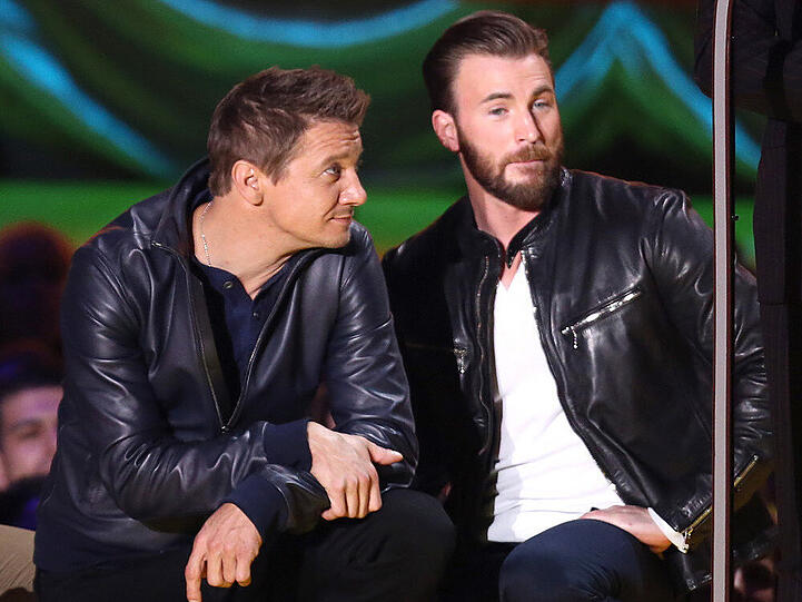 Chris Evans (r.) und Jeremy Renner bei den MTV Music Awards in Los Angeles