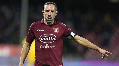 Bayern-Legende Franck Ribéry wechselte erst im Sommer zu Salernitana, wird den Klub aber nun womöglich schon wieder verlassen.