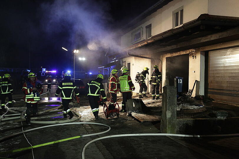 Der Keller und die Garage des Einfamilienhauses in Kolbermoor brannten völlig aus. Die Bilder.