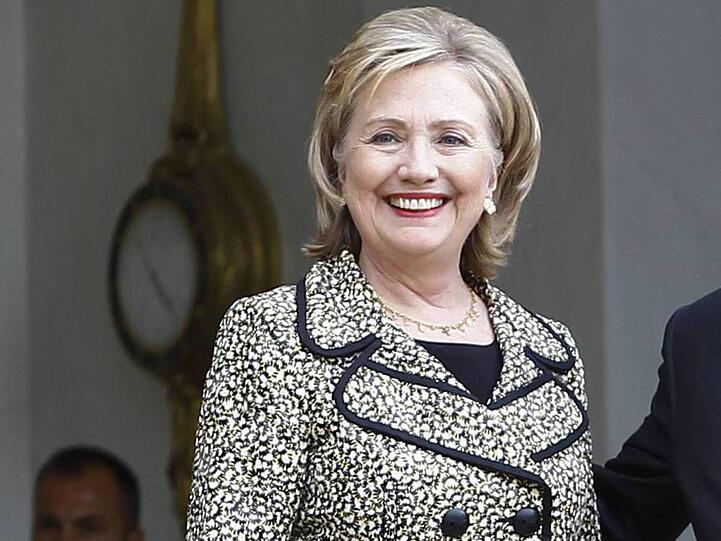 Polit-Profi Hillary Clinton bei einem Besuch des französischen Präsidenten Hollande in Paris