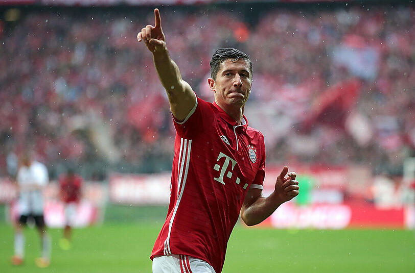 Ein gewohntes Bild: Robert Lewandowski in Jubelpose.