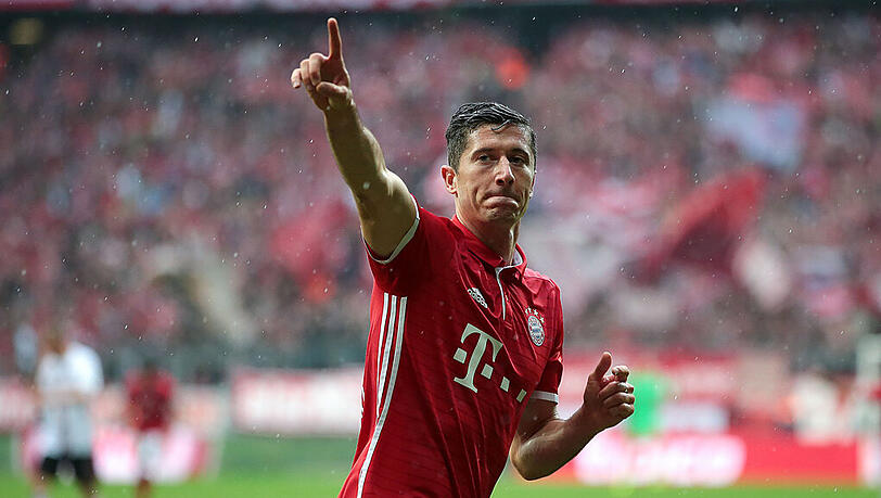 Ein gewohntes Bild: Robert Lewandowski in Jubelpose. Ein gewohntes Bild: Robert Lewandowski in Jubelpose.