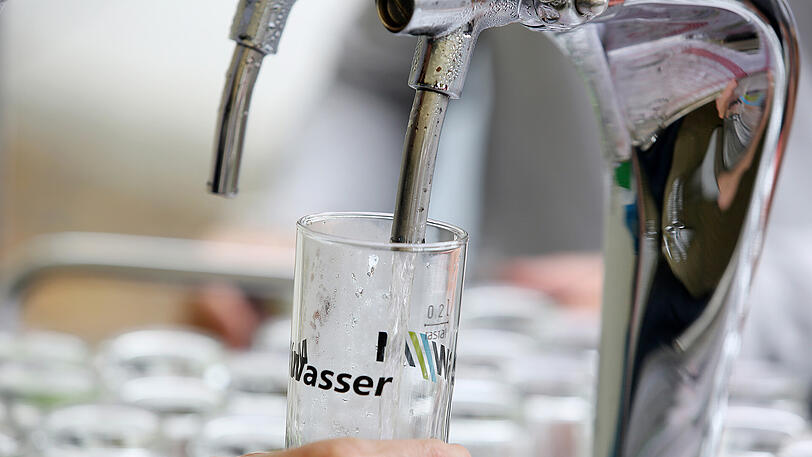Gratis Trinkwasser für die Besucher auf dem Oktoberfest: Das fordern die Grünen.