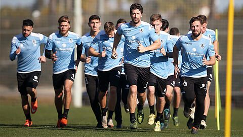 Schwitzen in Spanien: die Löwen im Trainingslager in Oliva Nova.
