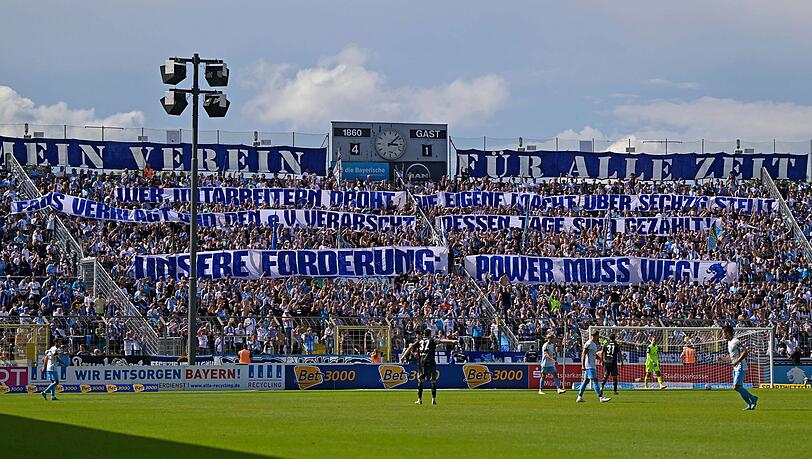 Die Löwen-Ultras protestierten auch am vergangenen Wochenende wieder gegen Anthony Power. Die Löwen-Ultras protestierten auch am vergangenen Wochenende wieder gegen Anthony Power.