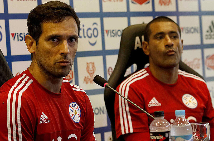 Roque Santa Cruz kündigte am Dienstag sein Karriereende im Nationalteam an.