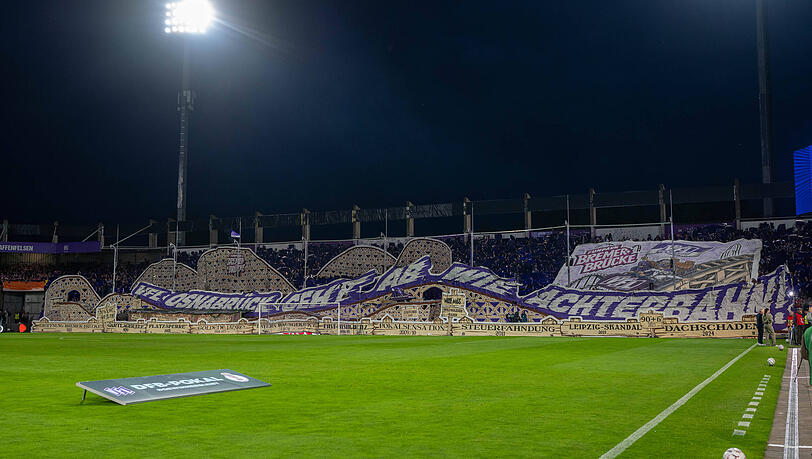 Präsentierten eine Achterbahn-Choreo: Die Fans des VfL Osnabrück. Präsentierten eine Achterbahn-Choreo: Die Fans des VfL Osnabrück.
