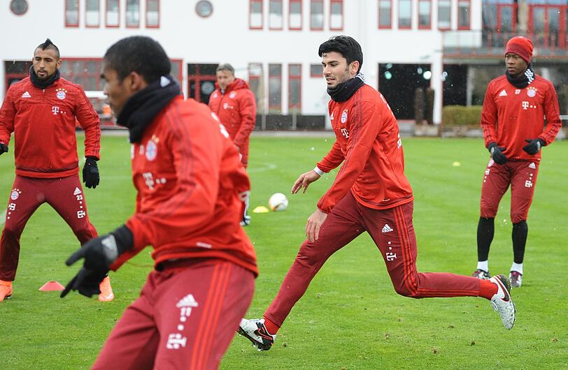 Serdar Tasci war am Mittwoch das erste Mal im Mannschaftstraining des FC Bayern.
