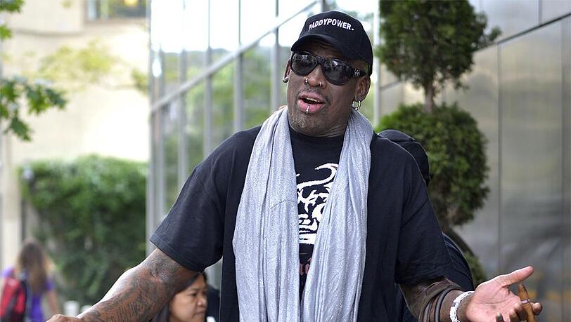 Bei Dennis Rodman im Bett geht es wild zu Bei Dennis Rodman im Bett geht es wild zu