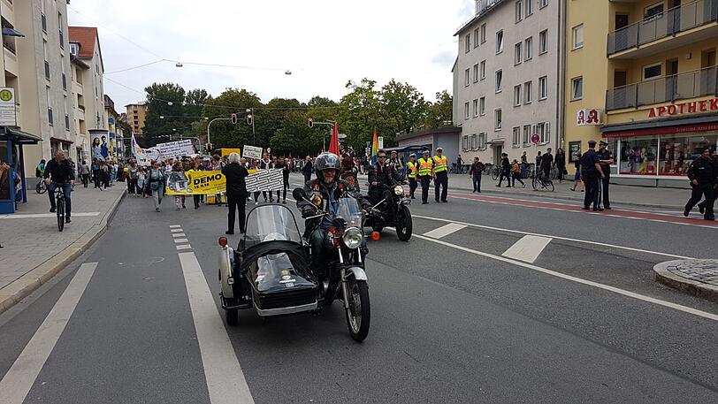 Motto: ausspekuliert! Am Samstag kamen um die 10.000 Menschen zur großen Demo gegen Spekulanten, Mietwahnsinn und für mehr Mieterschutz nach München.