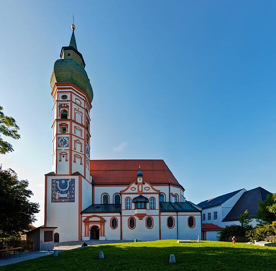 Die Klosterkirche Andechs am Ammersee.