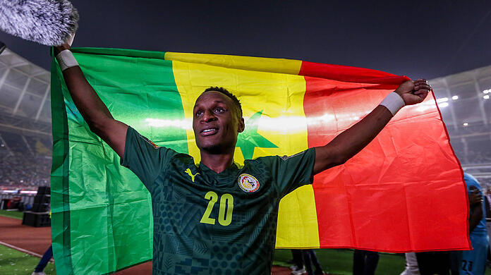 Bouna Sarr gewinnt mit dem Senegal den Afrika Cup.