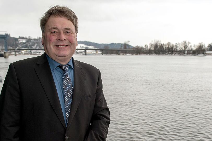 Der Minister Helmut Brunner (CSU), Landwirtschaftsminister, Niederbayern: Am 1. Januar 2000 stellte er seine Ehefrau an.