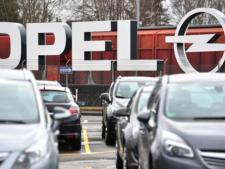 Opel hatte sich unter dem vorherigen Mutterkonzern General Motors 2015 wegen einer Absatzkrise aus Russland zurückgezogen.