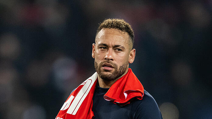 Er muss am Knöchel operiert werden und fällt drei bis vier Monate aus: Paris-Superstar Neymar.