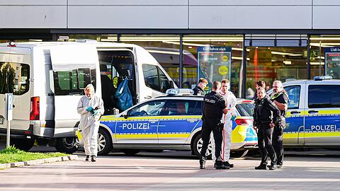 In einem Ratzeburger Supermarkt ist nach Polizeiangaben eine Frau get&ouml;tet worden.