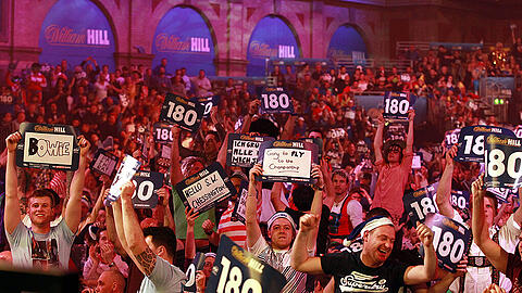 Eine riesige Party: Fans bei der Dart-WM in London