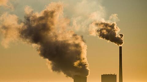Ein CO2-Preis hat das Ziel, klimaschädliche Brennstoffe aus Öl, Erdgas und Kohle zu verteuern, um klimafreundliche Technologien zu fördern.