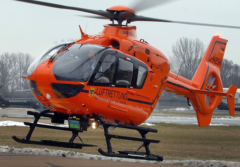 Der Hubschrauber war unweit einer Unfallstelle gelandet (Symbolbild).