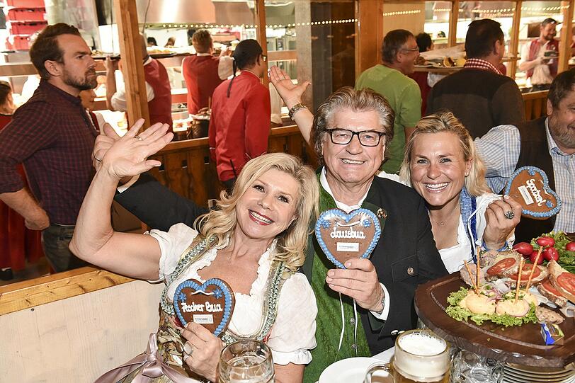 Marianne mit Mann Michael Hartl und Martina Eberl
