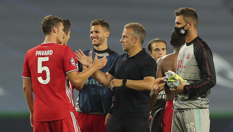Der FC Bayern um Trainer Hansi Flick (m.) steht im Finale der Champions League. Der FC Bayern um Trainer Hansi Flick (m.) steht im Finale der Champions League.