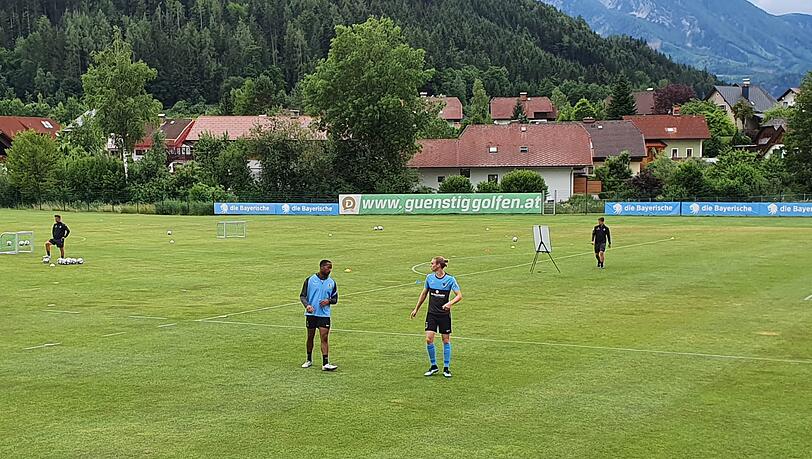 Individuelle Einheit für Tim Linsbichler und Johann Djayo in Windischgarsten. Individuelle Einheit für Tim Linsbichler und Johann Djayo in Windischgarsten.