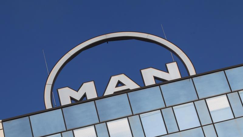 Das MAN-Logo auf dem Verwaltungsgebäude in Augsburg. Foto: picture alliance/dpa/Archivbild Das MAN-Logo auf dem Verwaltungsgebäude in Augsburg. Foto: picture alliance/dpa/Archivbild