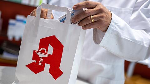 "Zu Risiken und Nebenwirkungen lesen Sie die Packungsbeilage und fragen Sie Ihren Arzt oder Apotheker" - hat dieser Spruch bald ausgedient? "Zu Risiken und Nebenwirkungen lesen Sie die Packungsbeilage und fragen Sie Ihren Arzt oder Apotheker" - hat dieser Spruch bald ausgedient?