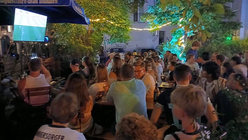 Vor dem Sax war kein freier Platz mehr zu finden. Vor dem Sax war kein freier Platz mehr zu finden.