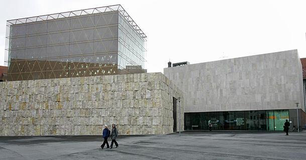 Das Jüdische Museum (rechts) neben der Neuen Synagoge in München. Das Jüdische Museum (rechts) neben der Neuen Synagoge in München.