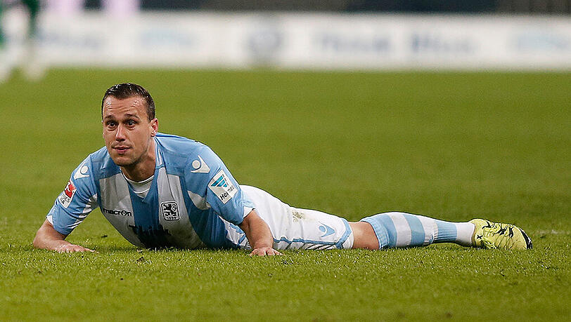 Am Boden zerstört: 1860-Profi Michael Liendl nach der 0:2-Niederlage gegen Bochum.