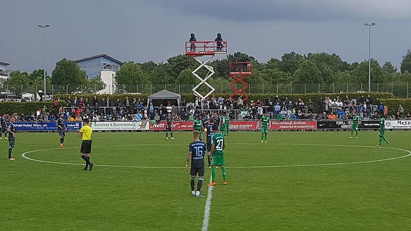 Nach der knappen Niederlage gegen Mönchengladbach geht es nun für die Löwen gegen Fürth.