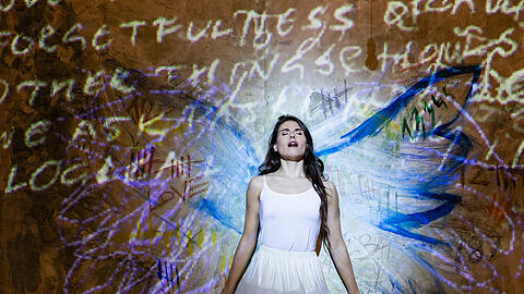 Serena S&aacute;enz als Gilda.