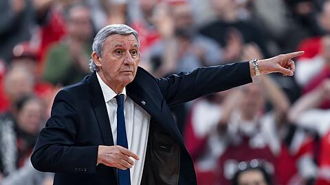 Svetislav Pesic &uuml;bernahm w&auml;hrend der laufenden Saison noch einmal den FC Bayern. (Archivbild)