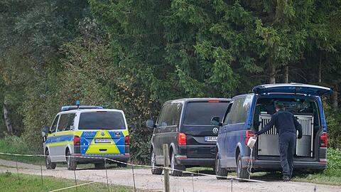 In den Tagen nach der Sichtung hatten Polizisten das Naturschutzgebiet durchk&auml;mmt.