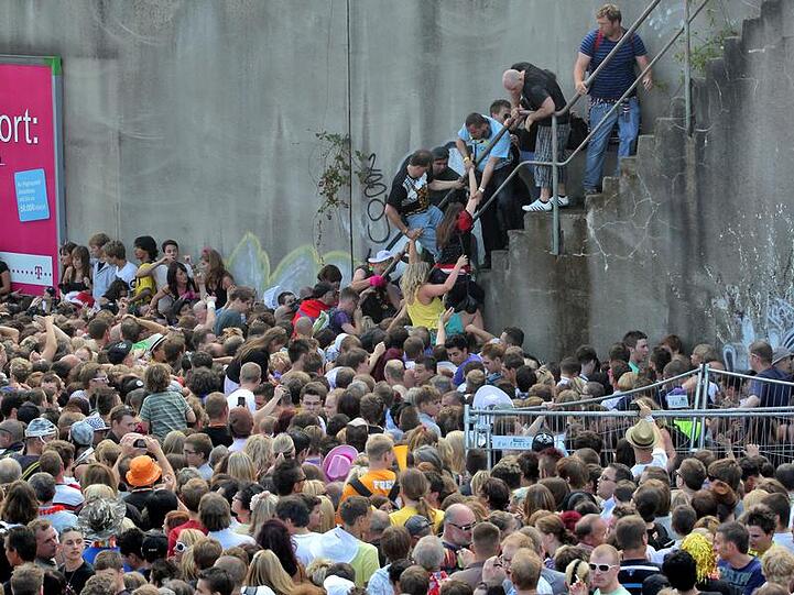 21 Menschen kamen bei der Love-Parade Ende Juli ums Leben