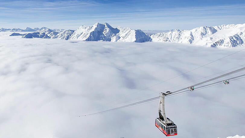 Mit der Schnalstaler Gletscherbahn geht's ins Skigebiet. Mit der Schnalstaler Gletscherbahn geht's ins Skigebiet.