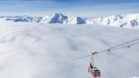 Mit der Schnalstaler Gletscherbahn geht's ins Skigebiet.