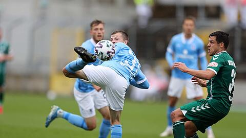 "Man hat seine Cleverness und Spitzbübigkeit gesehen", so lobt Trainer Michael Köllner Mittelfeld-Zauberer Richy Neudecker.