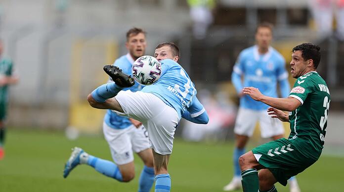 "Man hat seine Cleverness und Spitzbübigkeit gesehen", so lobt Trainer Michael Köllner Mittelfeld-Zauberer Richy Neudecker.