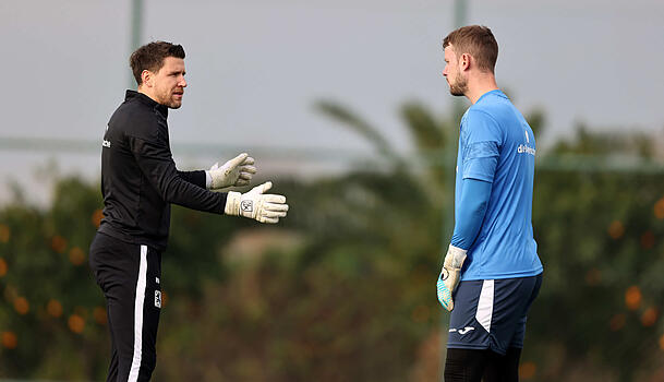 Klare Rollenverteilung: Ren&eacute; Vollath (l.) ist Ersatzkeeper und Torwart-Trainer, Thomas D&auml;hne die klare Nummer eins im L&ouml;wen-Tor.