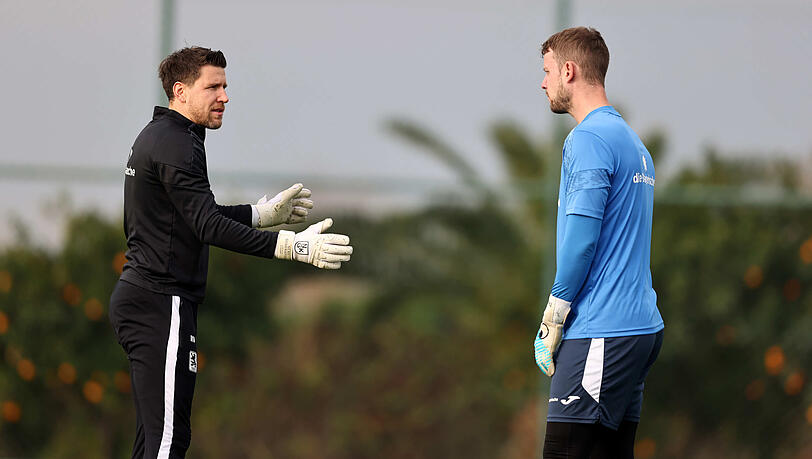 Klare Rollenverteilung: René Vollath (l.) ist Ersatzkeeper und Torwart-Trainer, Thomas Dähne die klare Nummer eins im Löwen-Tor. Klare Rollenverteilung: René Vollath (l.) ist Ersatzkeeper und Torwart-Trainer, Thomas Dähne die klare Nummer eins im Löwen-Tor.