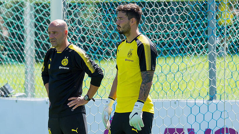 Nach der Länderspielpause mit neuem Mut zu neuen Ufern: BVB-Coach Peter Bosz (links) und Torwart Roman Bürki.